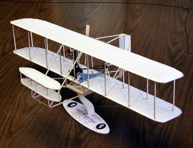 1903 Wright Flyer Large Scale 1:20 Guillow's Balsa Aircraft Kit 616mm Wingspan
