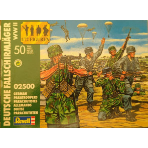 Revell 1:72 WWII German Paratroopers Plastic Model Kit Figures